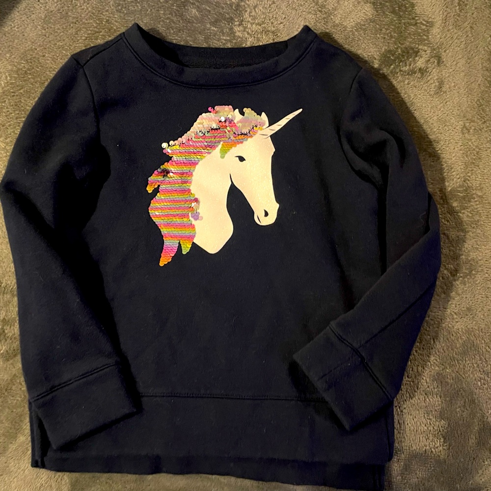 Girl’s unicorn sweatshirt